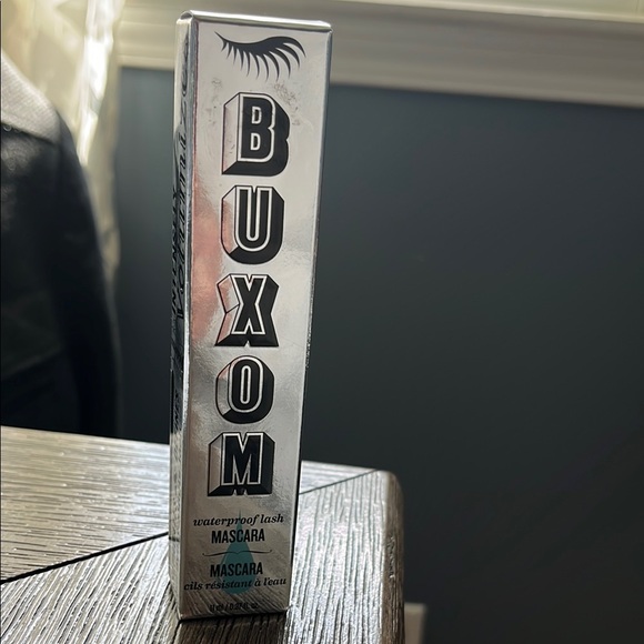 Buxom Waterproof Lash Mascara - Picture 1 of 1